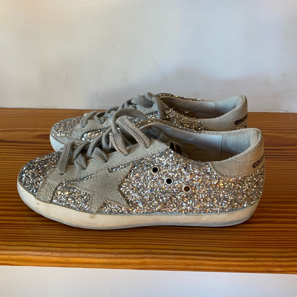 Kids golden goose sneaker, worn twice, perfect condition